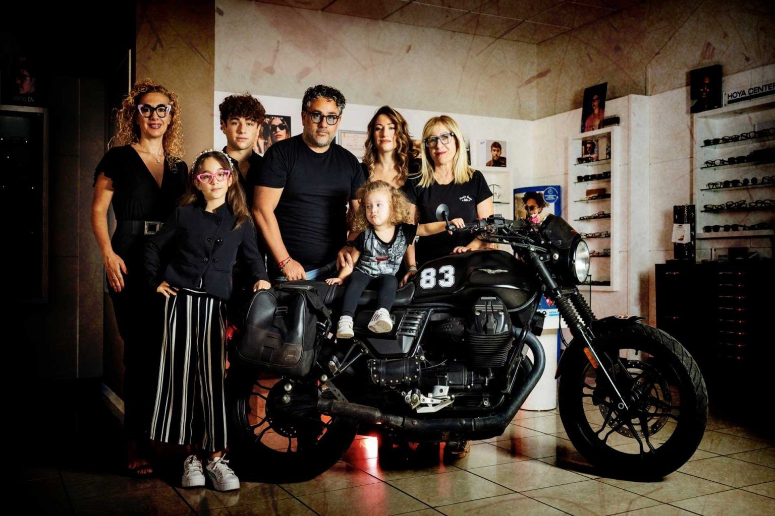 Ottica De Simone, la storia 1 Famiglia - Ottica De Simone - Corigliano-Rossano